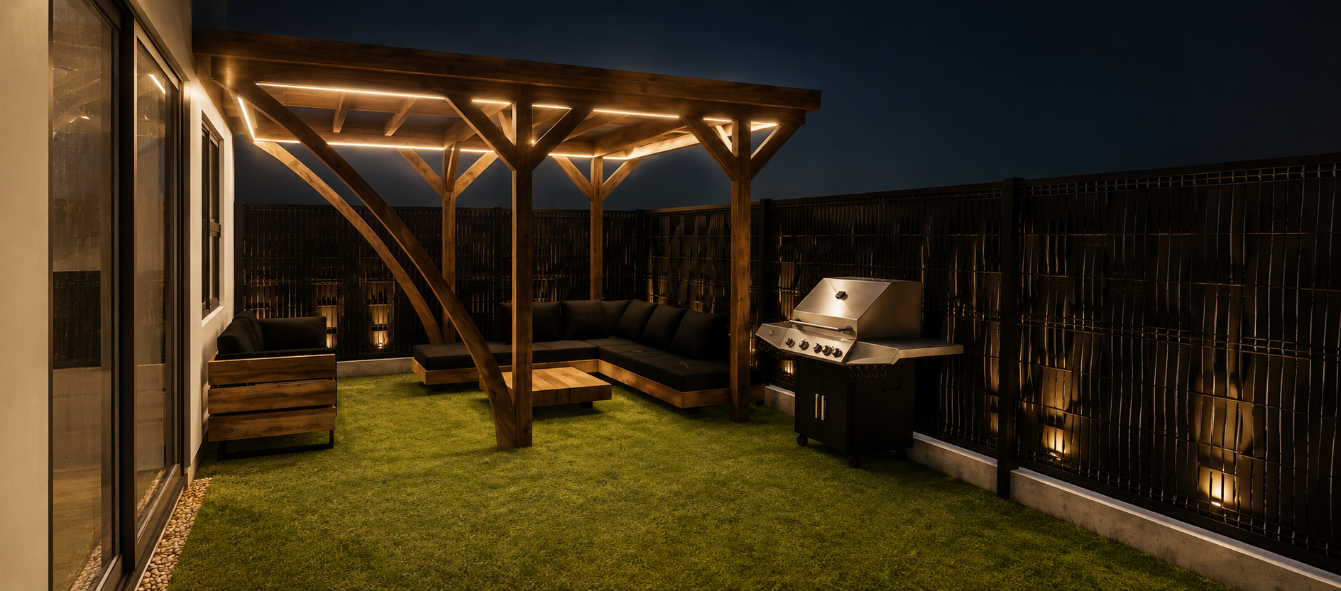 Nasvícená zahrada a pergola v noci